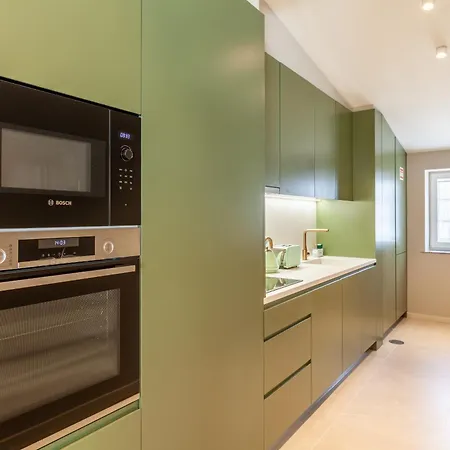 Savvy Signature Oporto